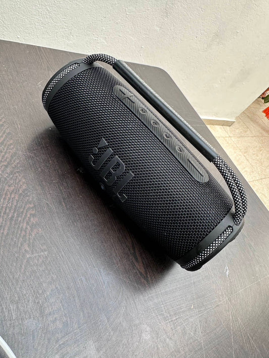 Parlante Jbl charge 6s AAA